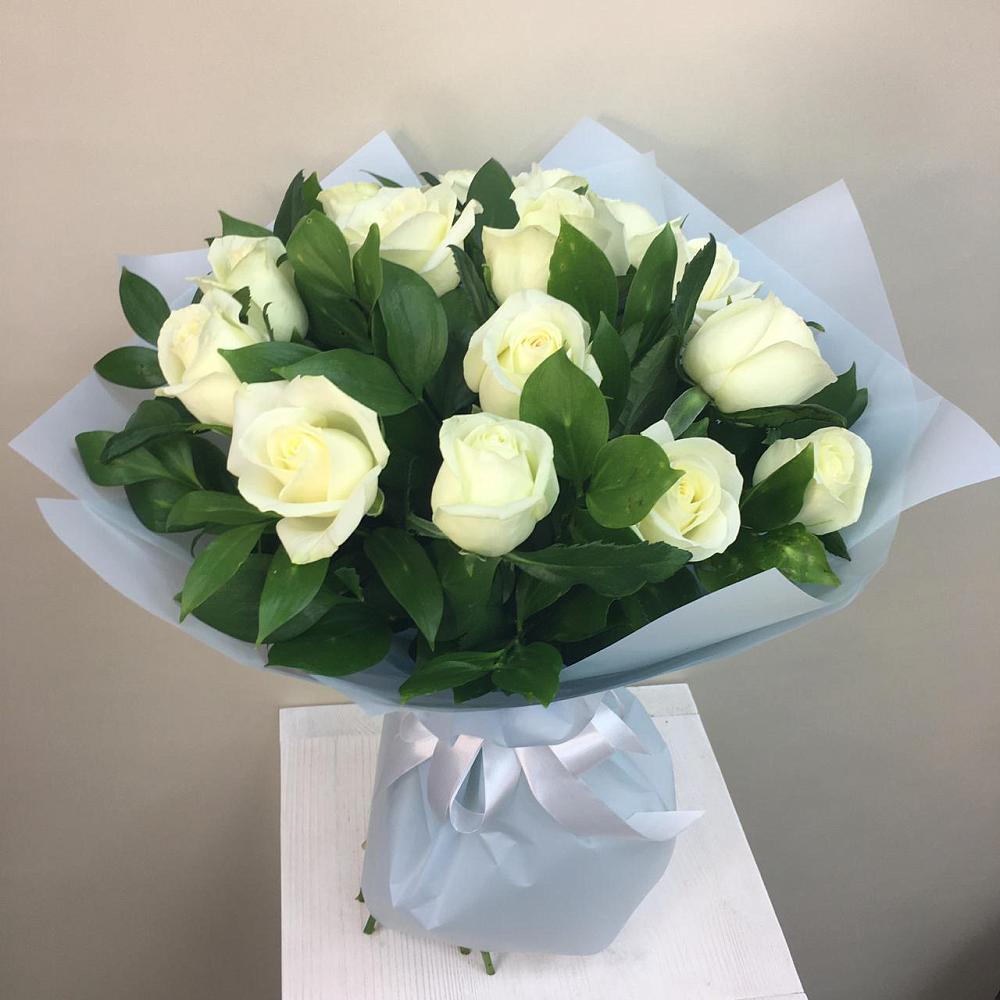 Букет 15 Белых роз Проуд в Нефедьево