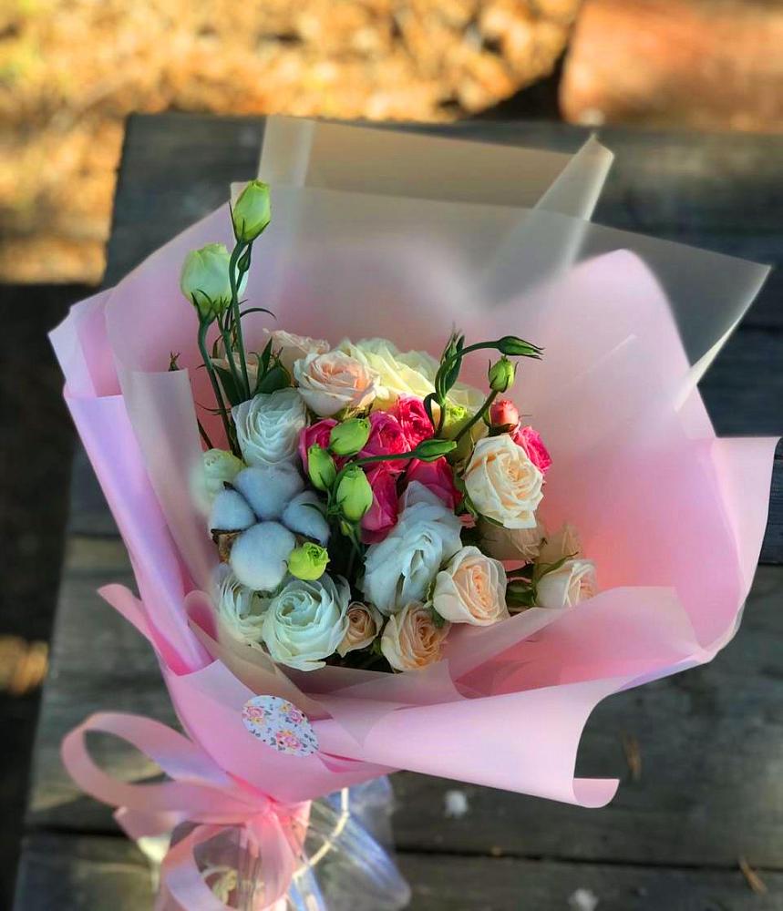 Букет цветов из: Розы и Лизиантусы в Нефедьево