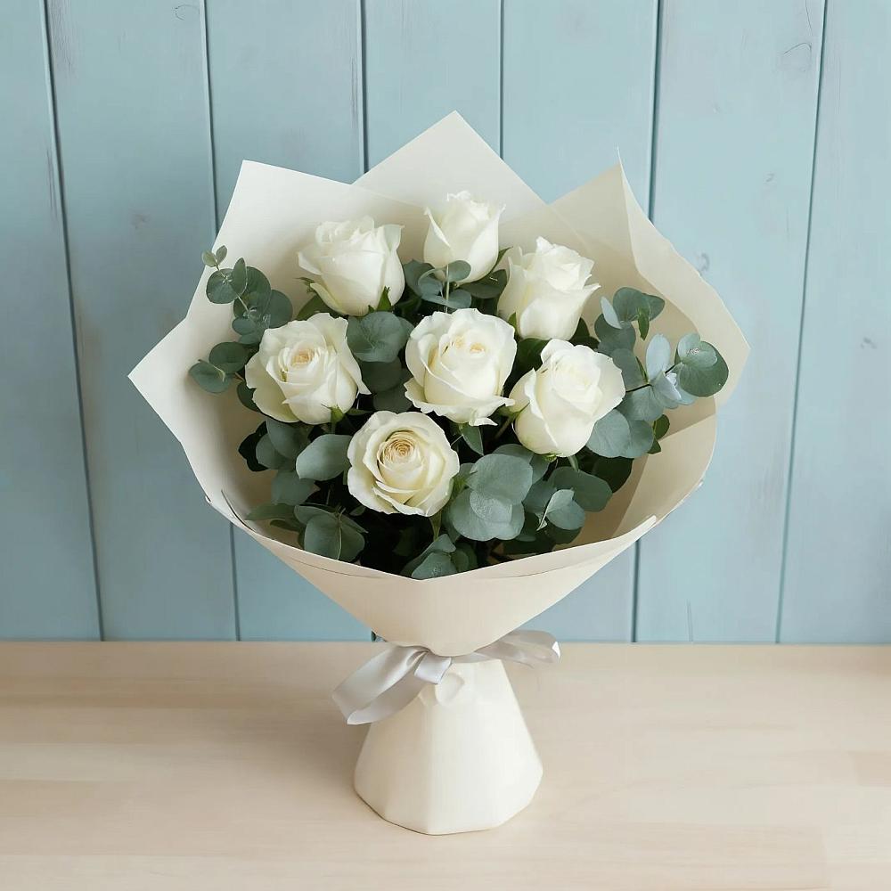 Букет Белые розы в Эвкалипте в Нефедьево