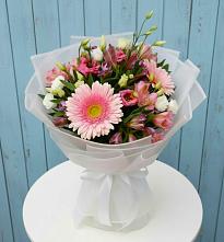 Букет цветов из:  Герберы, Альстромерии и Лизиантусы в Нефедьево