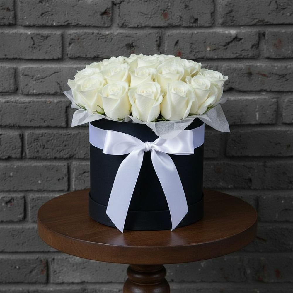 Цветочная композиция из Розы в шляпной коробке в Нефедьево