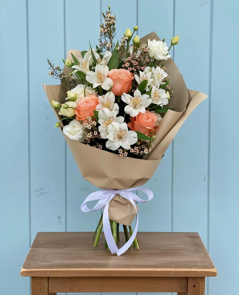 Букет цветов из: Альстромерии, Лизиантусы, Розы и Хризантемы в Нефедьево